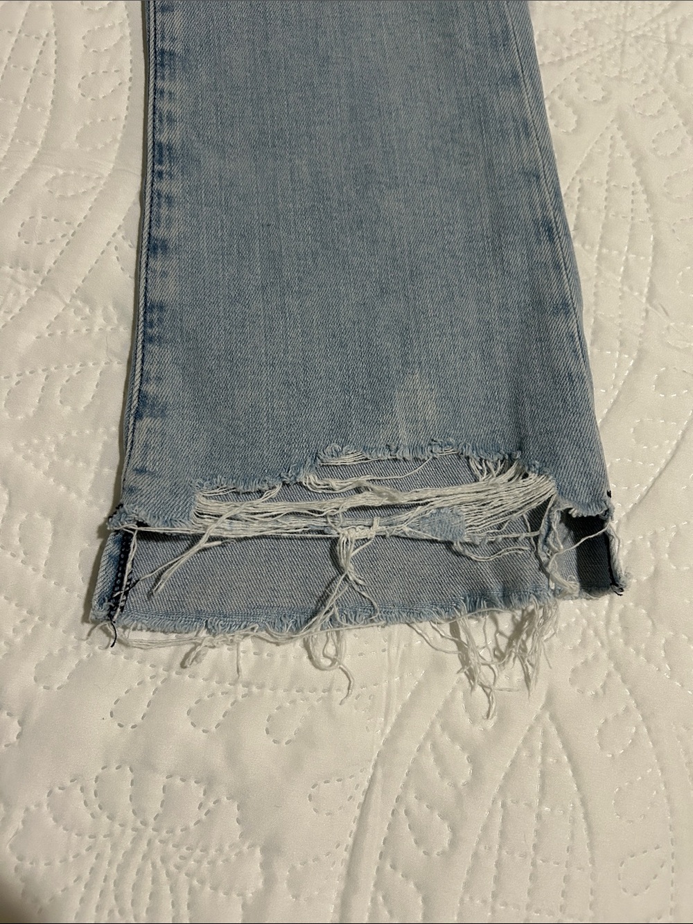 Frame Denim Light Blue ‘Le Crop Mini Boot’ Jeans with Raw Hem Sz: 27 - Picture 7 of 10